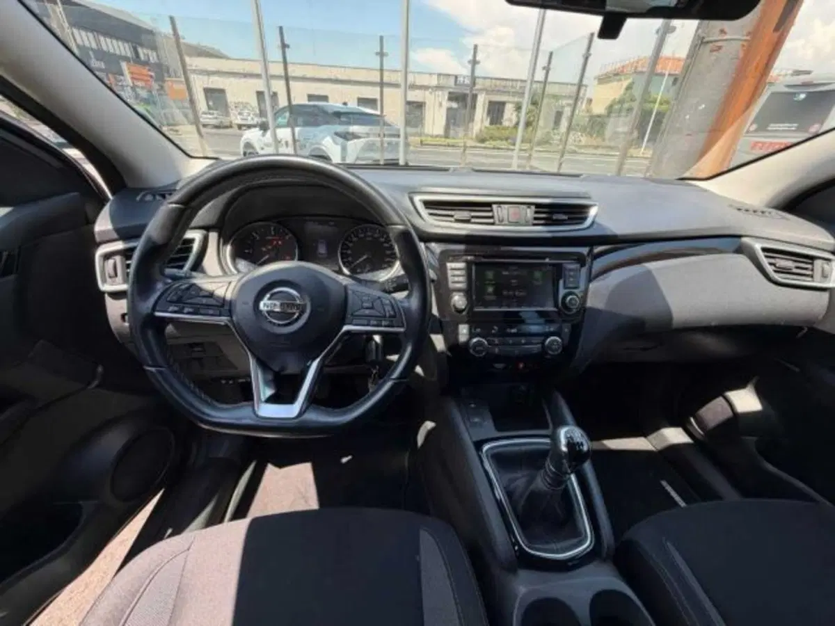 Nissan Qashqai usata a Caltanissetta (13)