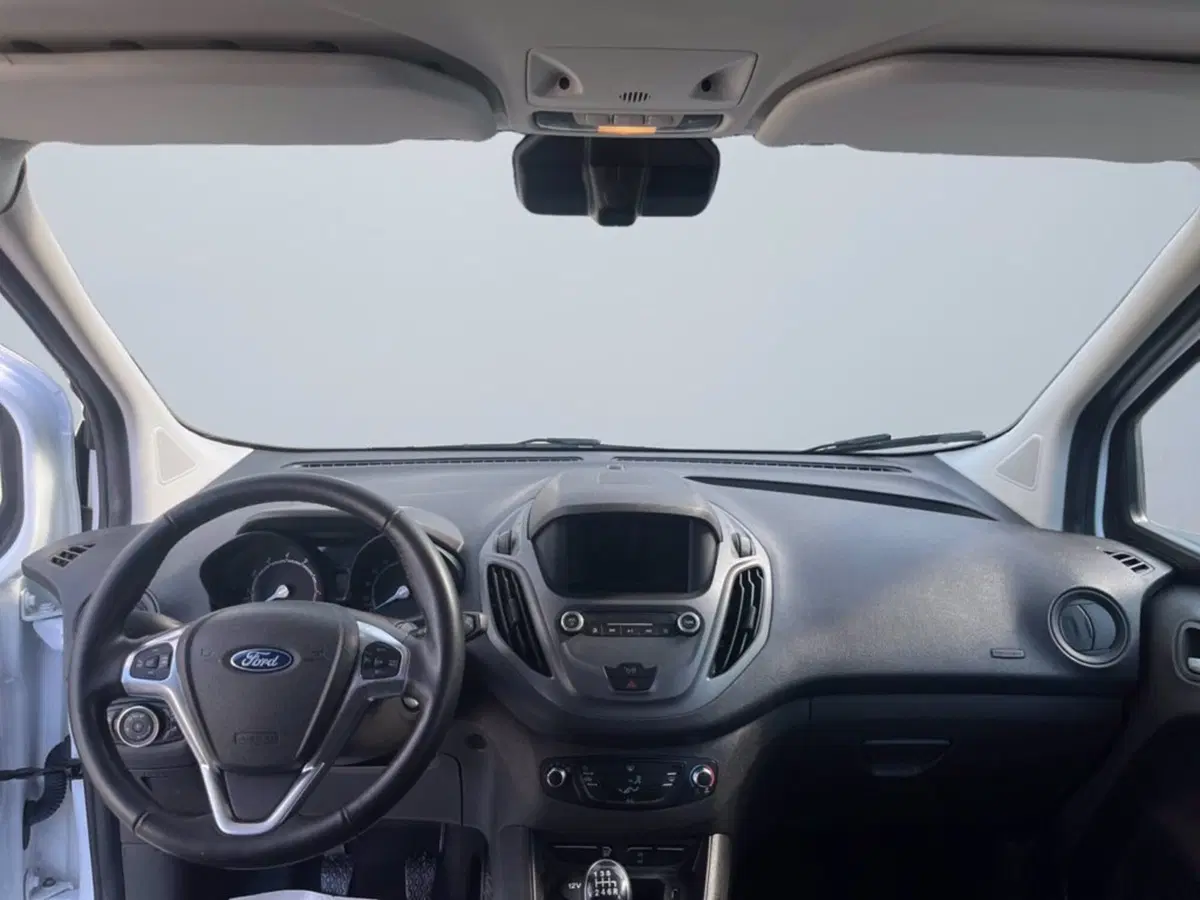 Ford Transit Courier Furgone usata a Milano (11)
