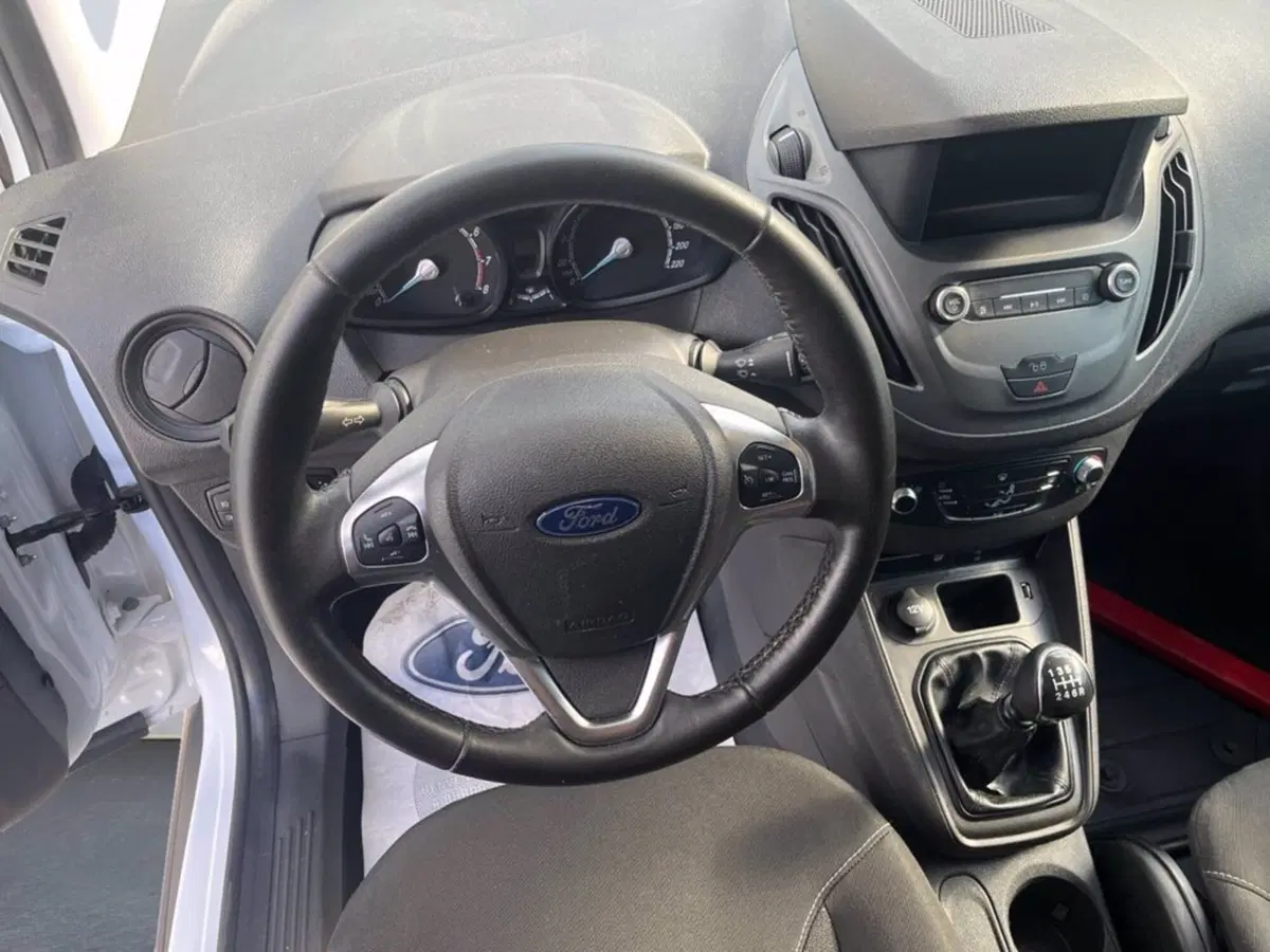 Ford Transit Courier Furgone usata a Milano (13)