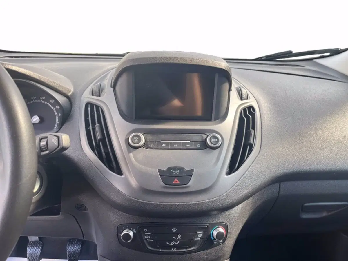 Ford Transit Courier Furgone usata a Milano (14)