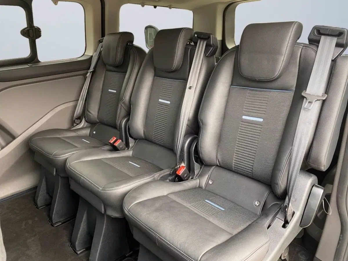 Ford Tourneo Custom usata a Milano (10)