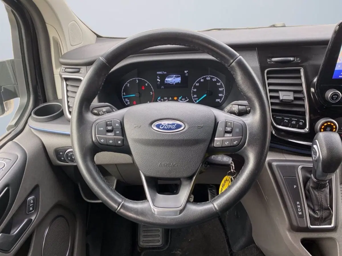 Ford Tourneo Custom usata a Milano (13)