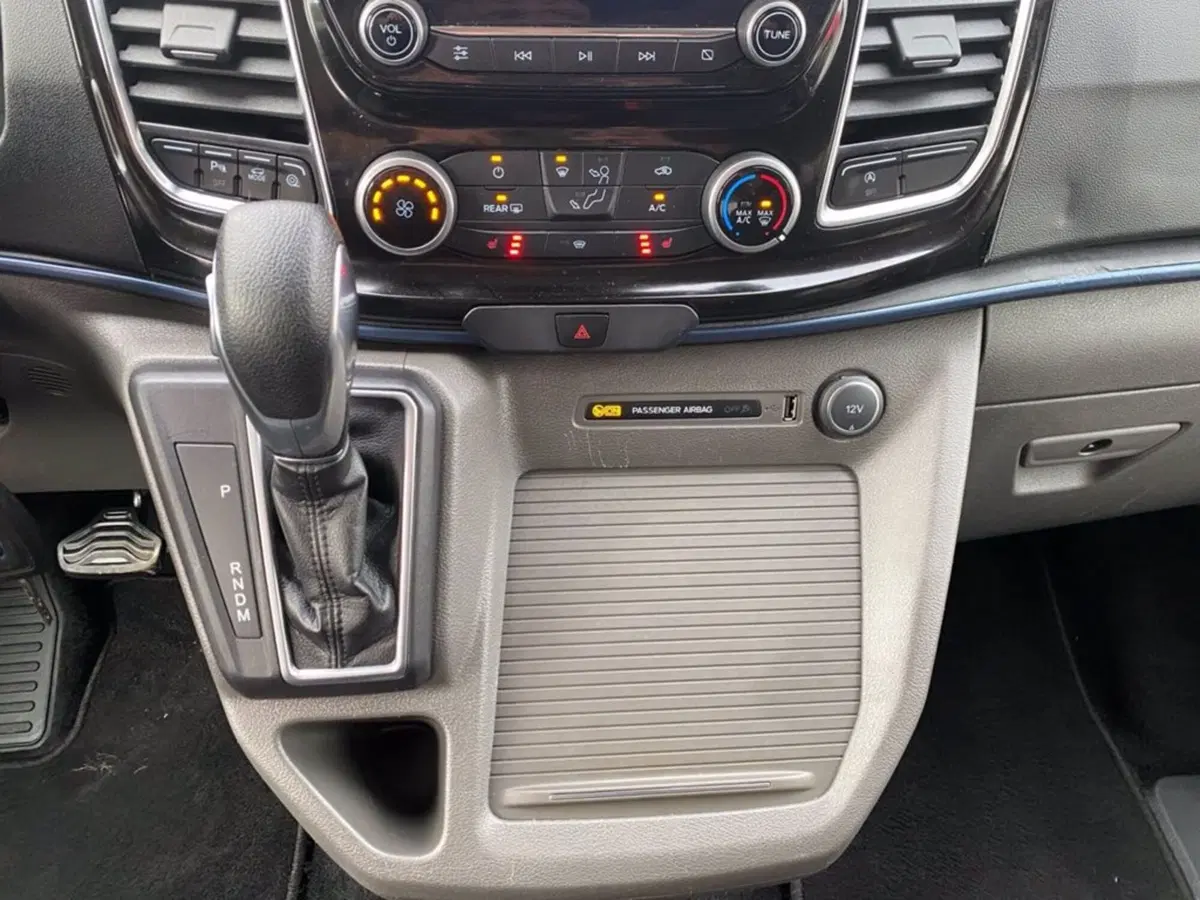 Ford Tourneo Custom usata a Milano (15)