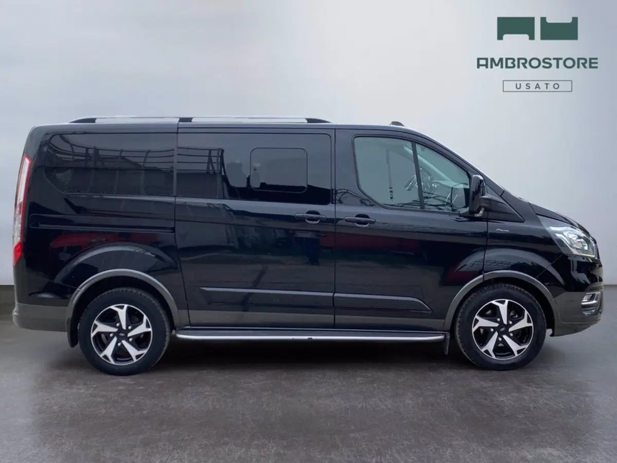 Ford Tourneo Custom usata a Milano (4)