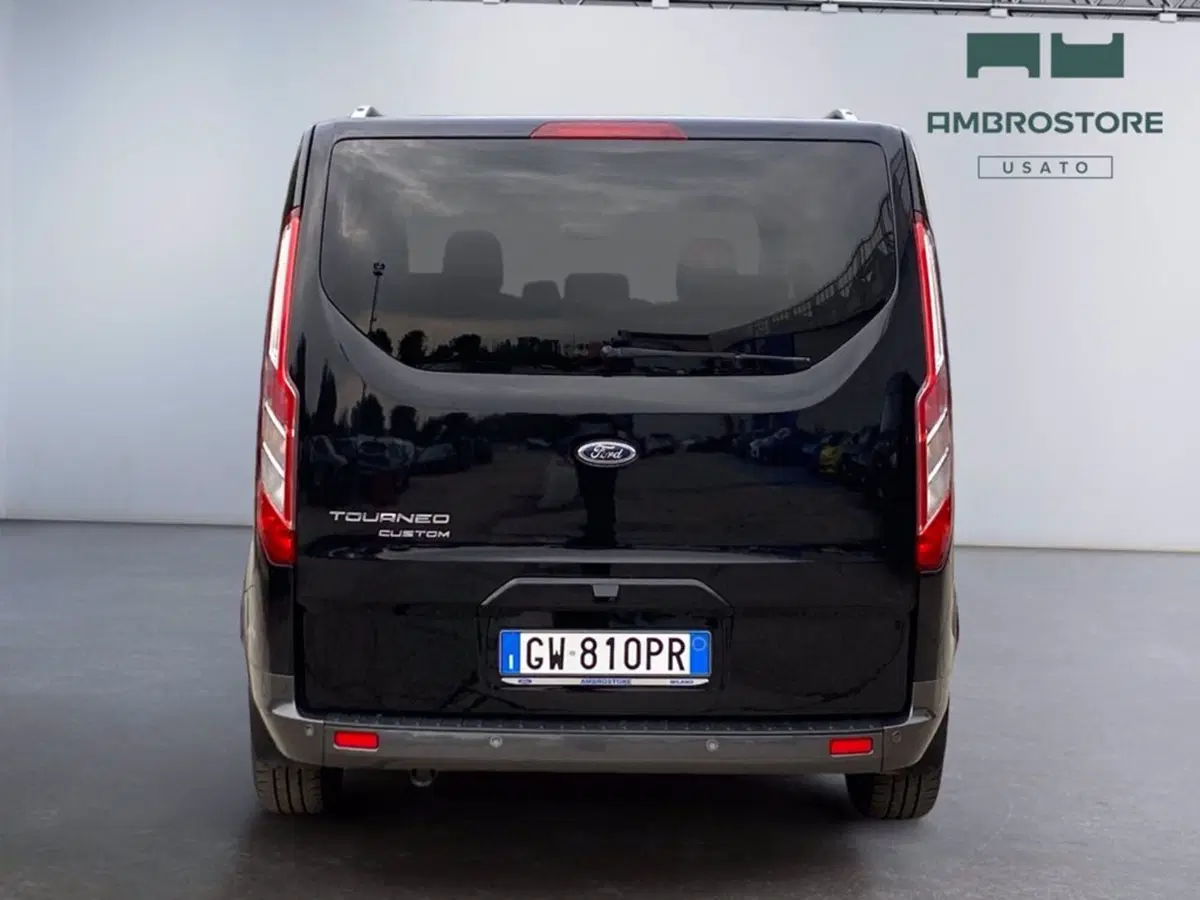 Ford Tourneo Custom usata a Milano (6)