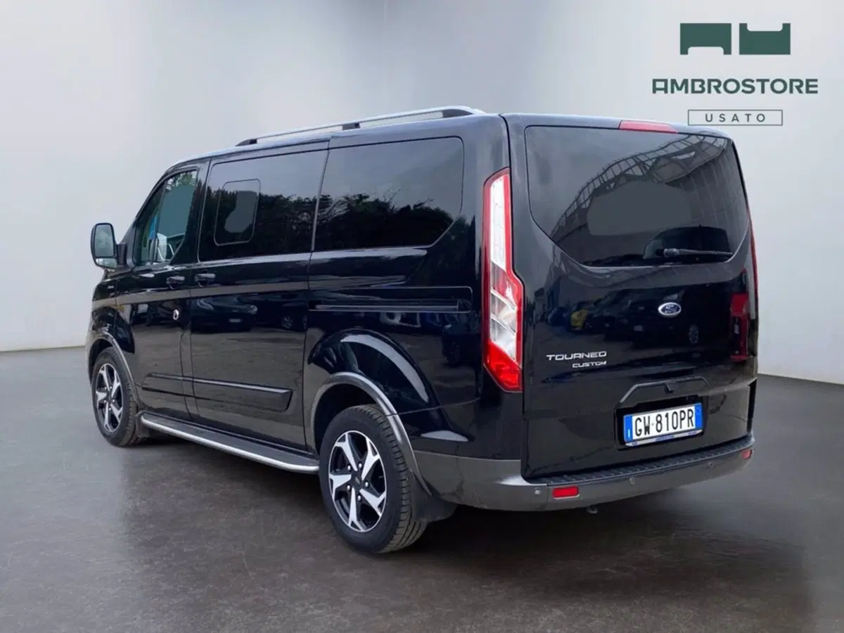 Ford Tourneo Custom usata a Milano (7)