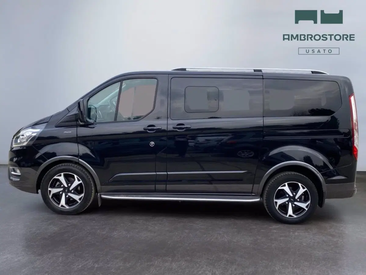 Ford Tourneo Custom usata a Milano (8)