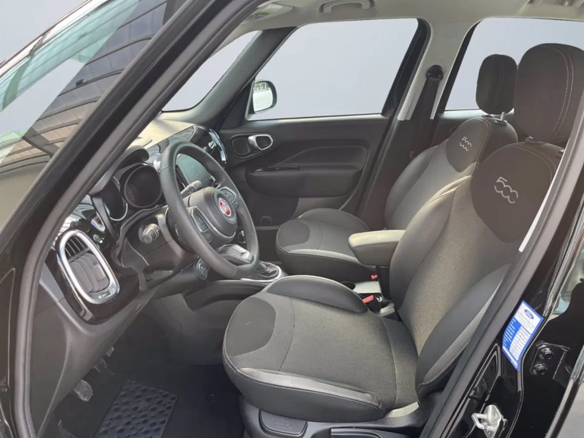 Fiat 500L usata a Milano (10)