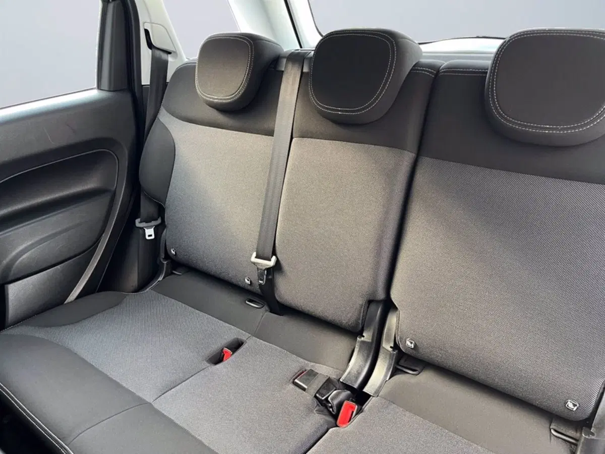 Fiat 500L usata a Milano (12)