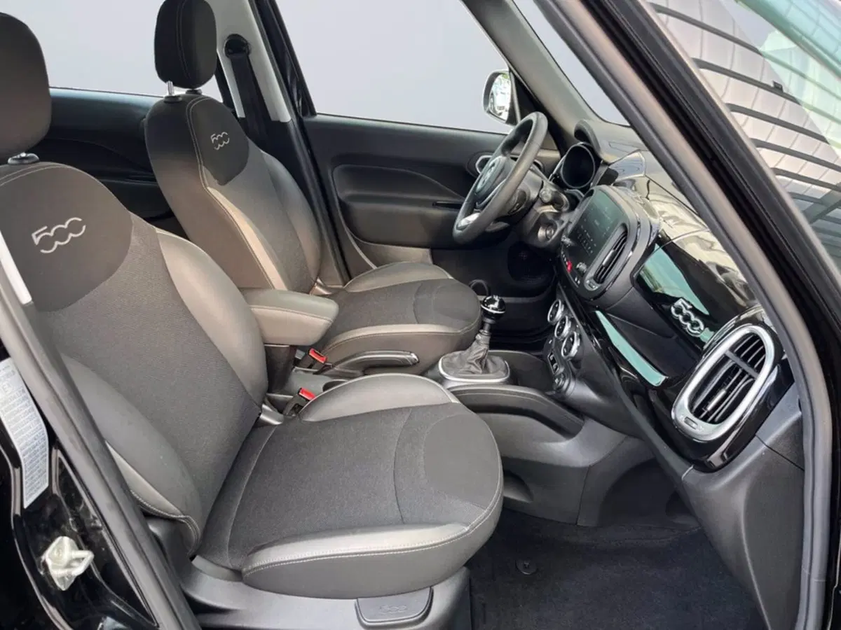 Fiat 500L usata a Milano (15)