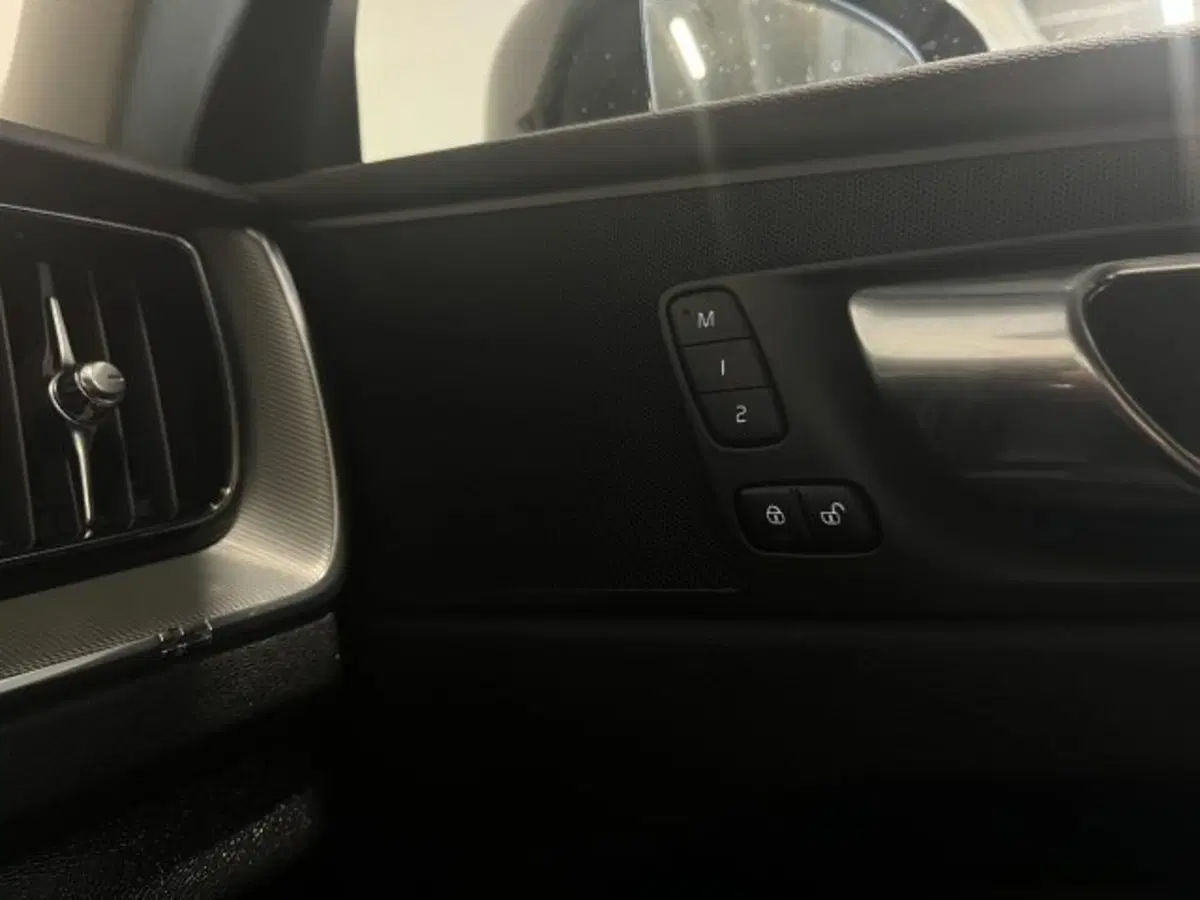 Volvo XC60 usata a Treviso (11)