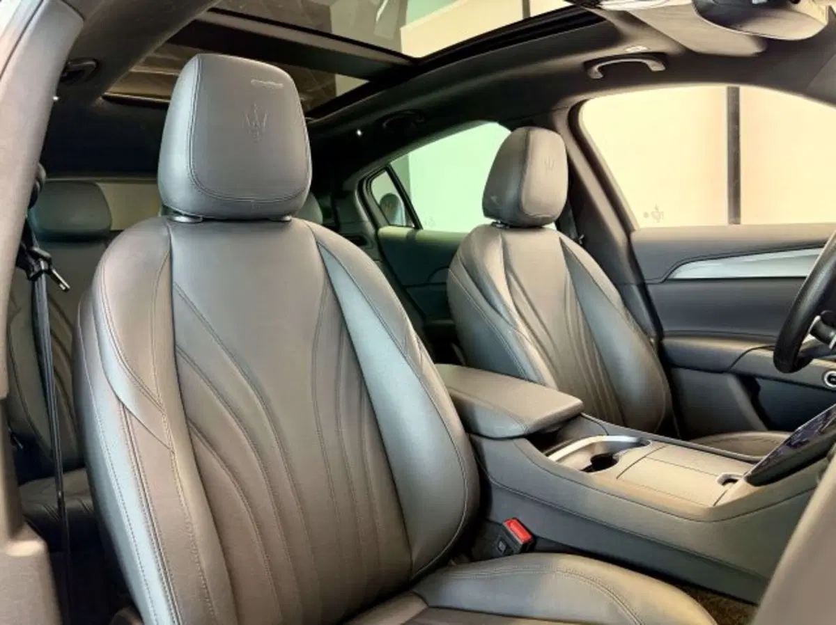 Maserati Grecale usata a Torino (12)