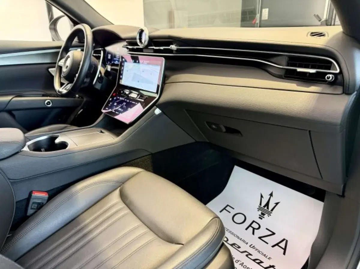 Maserati Grecale usata a Torino (13)