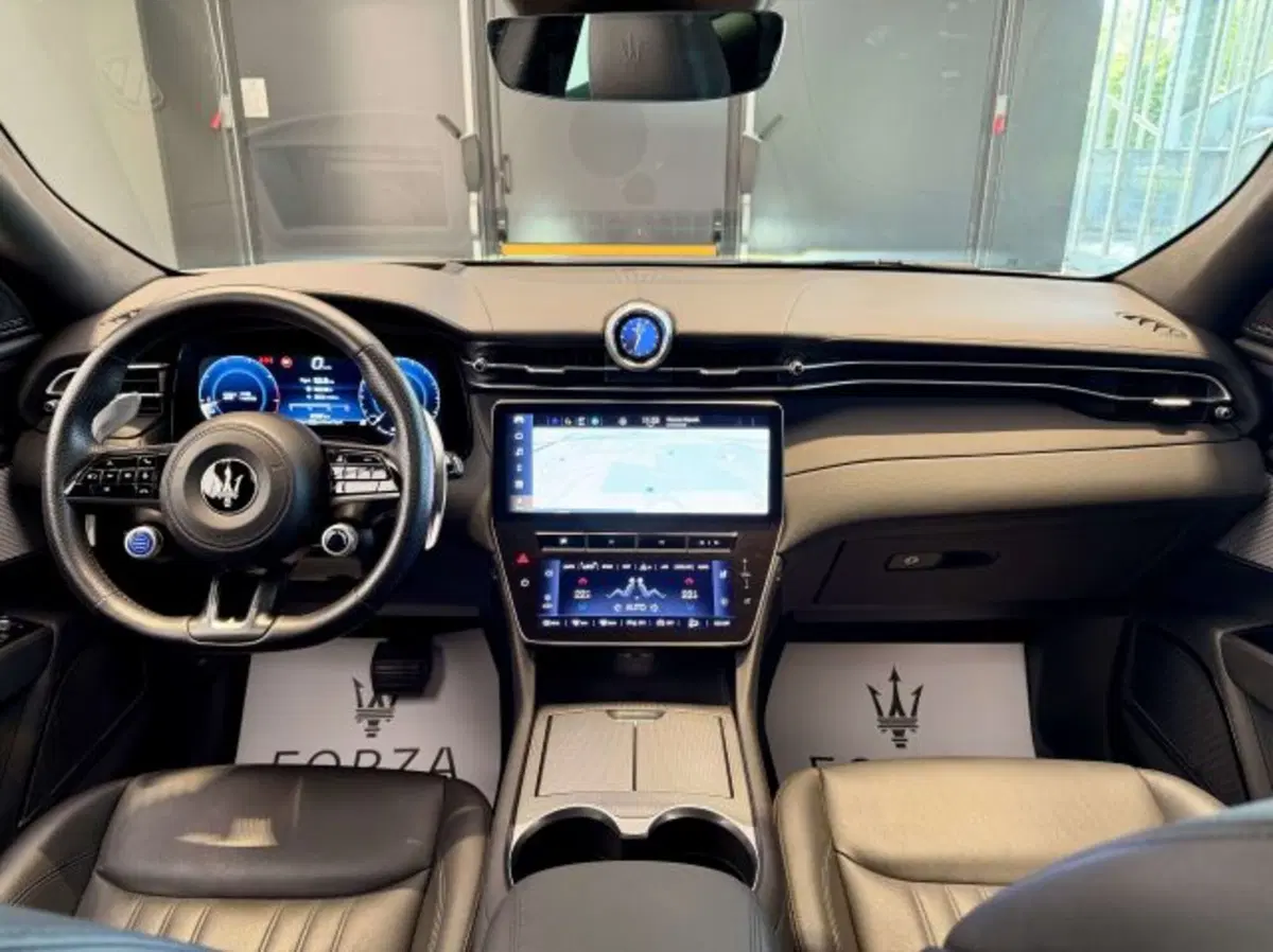 Maserati Grecale usata a Torino (15)