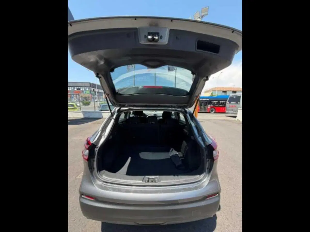 Nissan Qashqai usata a Caltanissetta (11)
