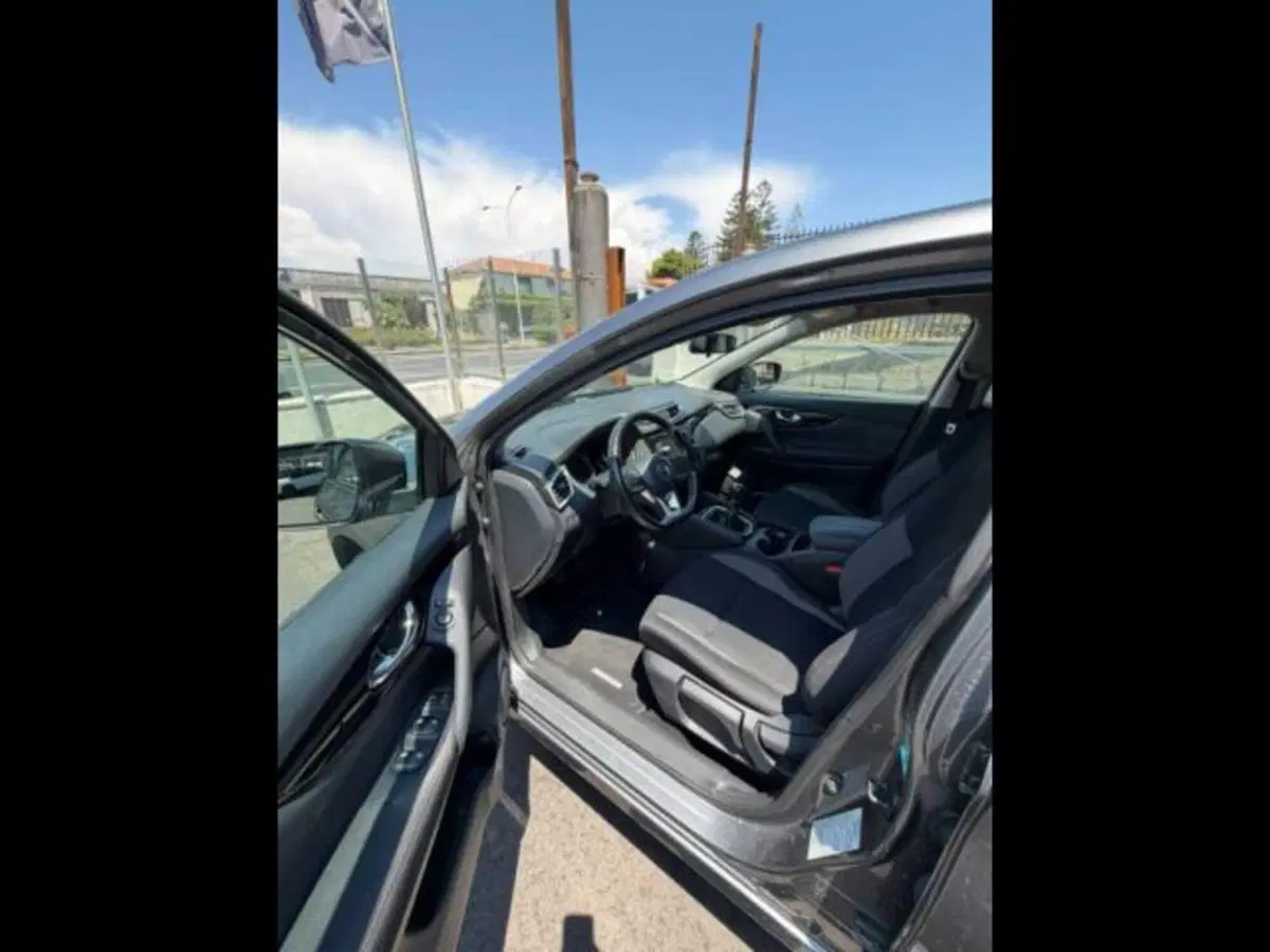 Nissan Qashqai usata a Caltanissetta (12)