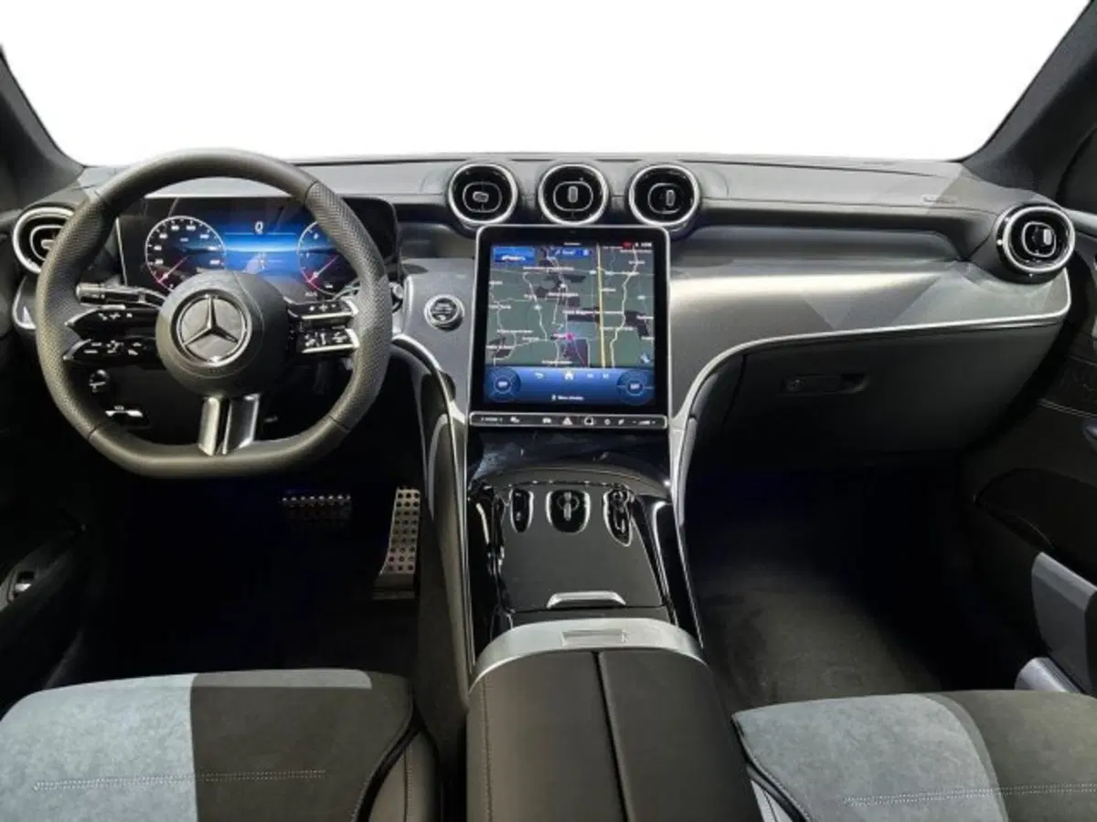 Mercedes-Benz GLC nuova a Bologna (13)