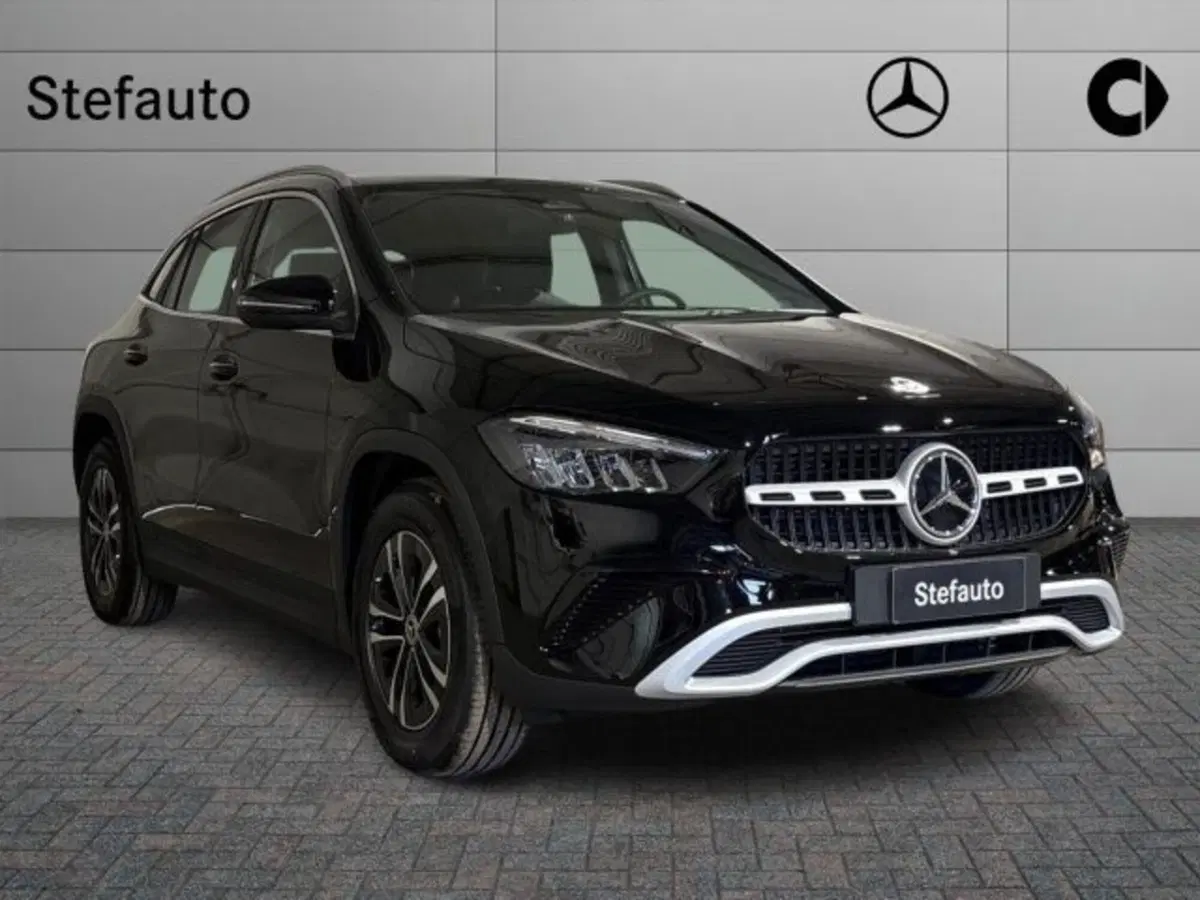 Mercedes-Benz GLA SUV nuova a Bologna