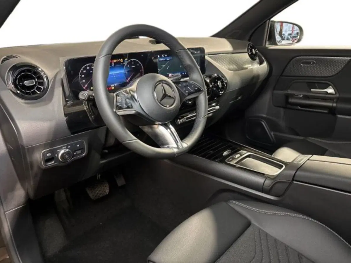 Mercedes-Benz GLA SUV nuova a Bologna (11)