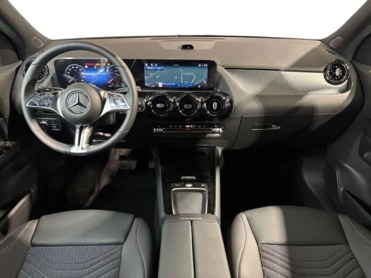 Mercedes-Benz GLA SUV nuova a Bologna (13)