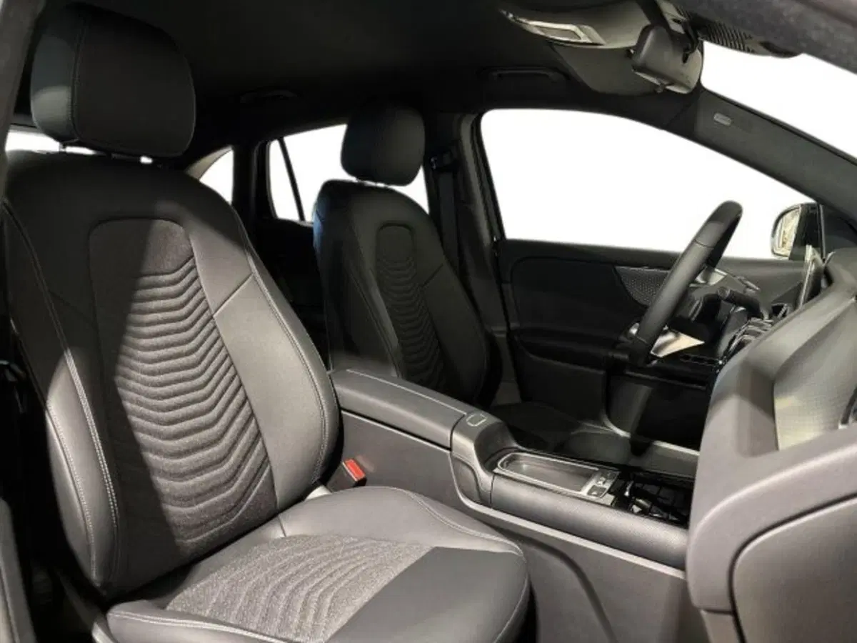 Mercedes-Benz GLA SUV nuova a Bologna (16)