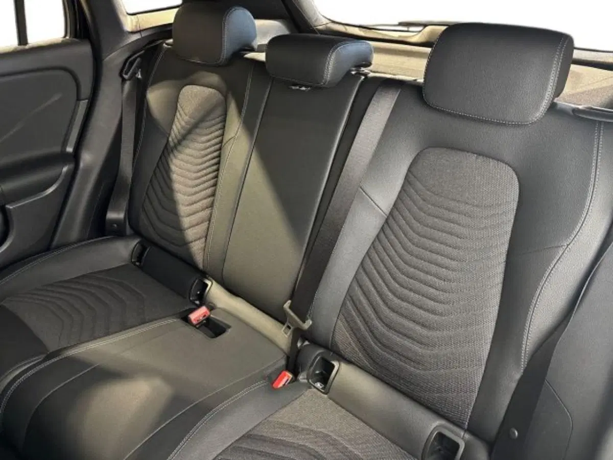 Mercedes-Benz GLA SUV nuova a Bologna (9)
