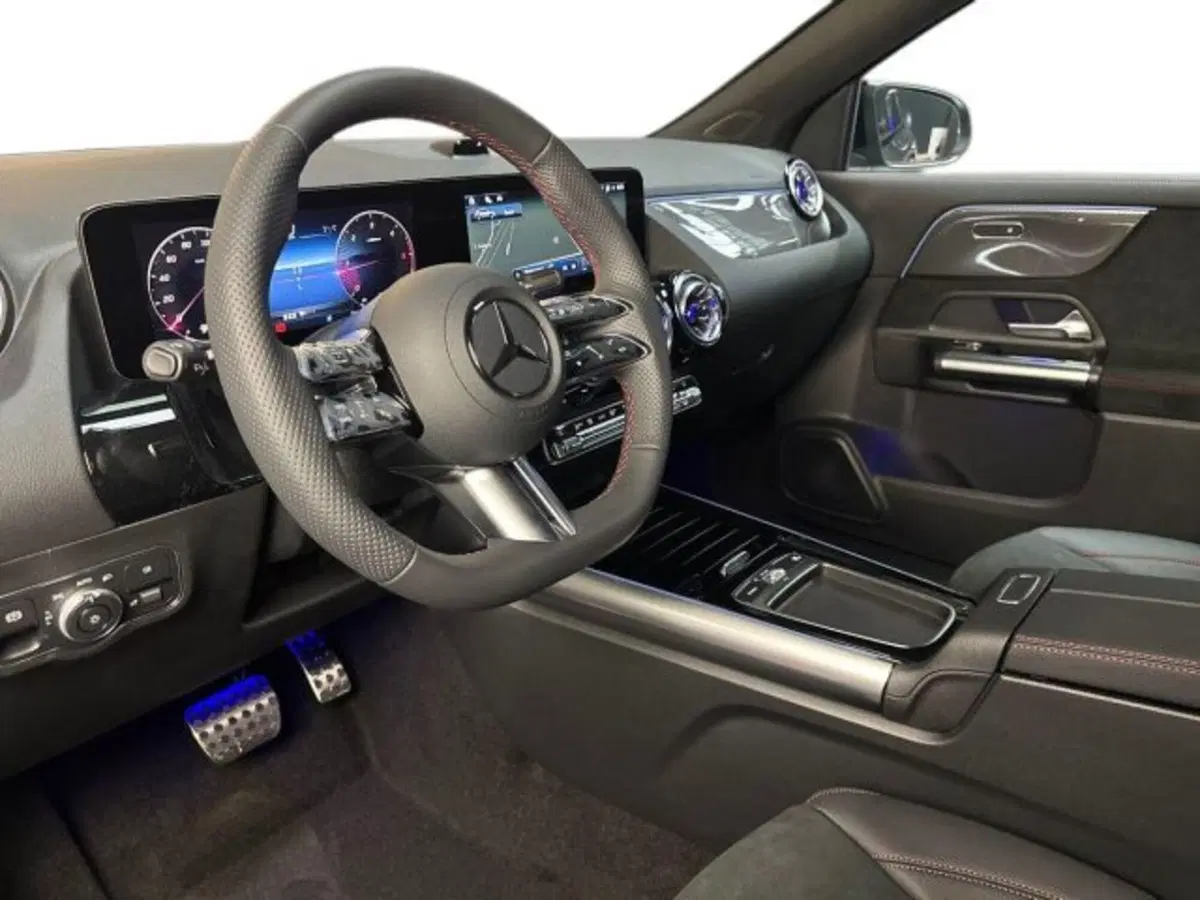 Mercedes-Benz GLA SUV nuova a Bologna (11)