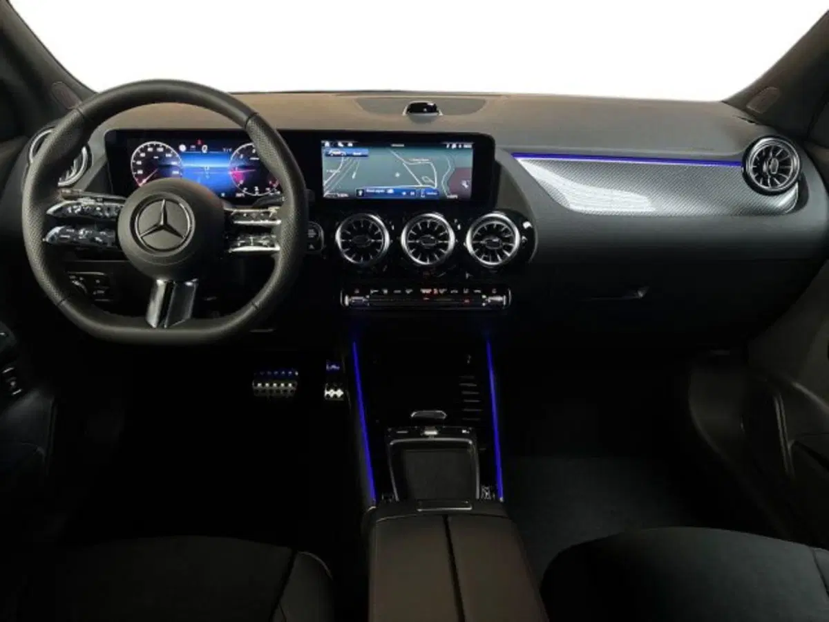 Mercedes-Benz GLA SUV nuova a Bologna (13)