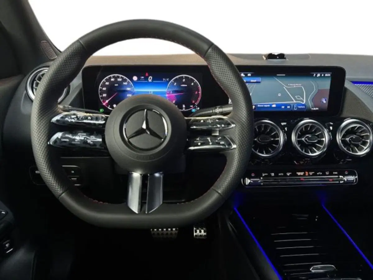 Mercedes-Benz GLA SUV nuova a Bologna (14)