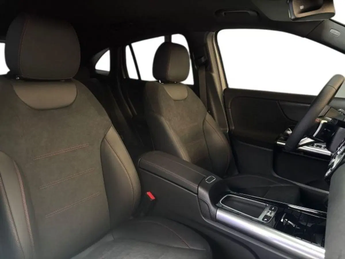 Mercedes-Benz GLA SUV nuova a Bologna (16)