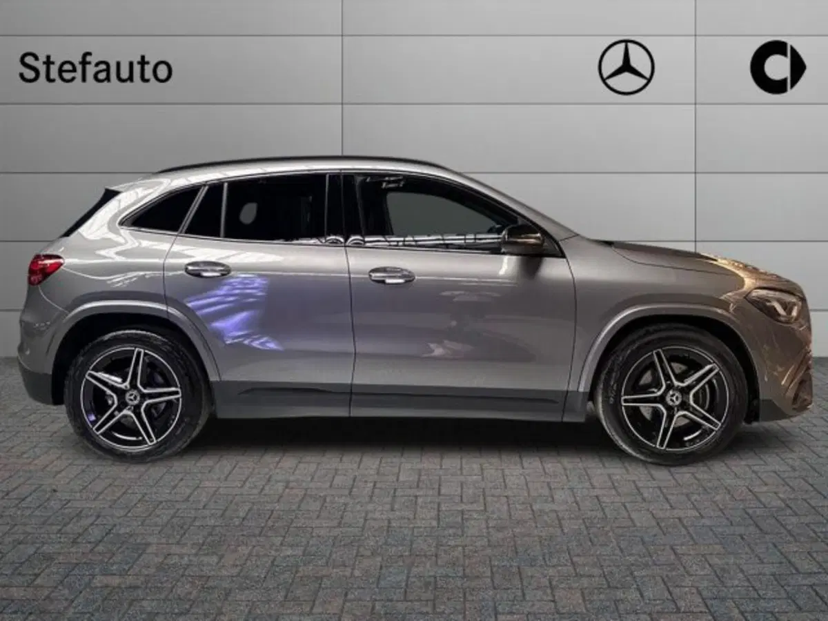Mercedes-Benz GLA SUV nuova a Bologna (2)