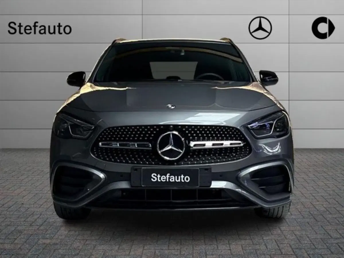 Mercedes-Benz GLA SUV nuova a Bologna (4)