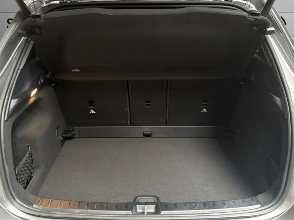 Mercedes-Benz GLA SUV nuova a Bologna (7)