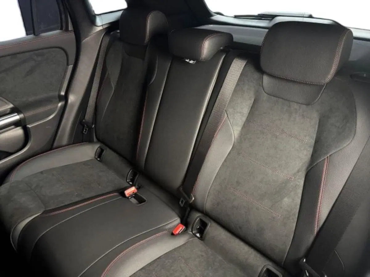 Mercedes-Benz GLA SUV nuova a Bologna (9)