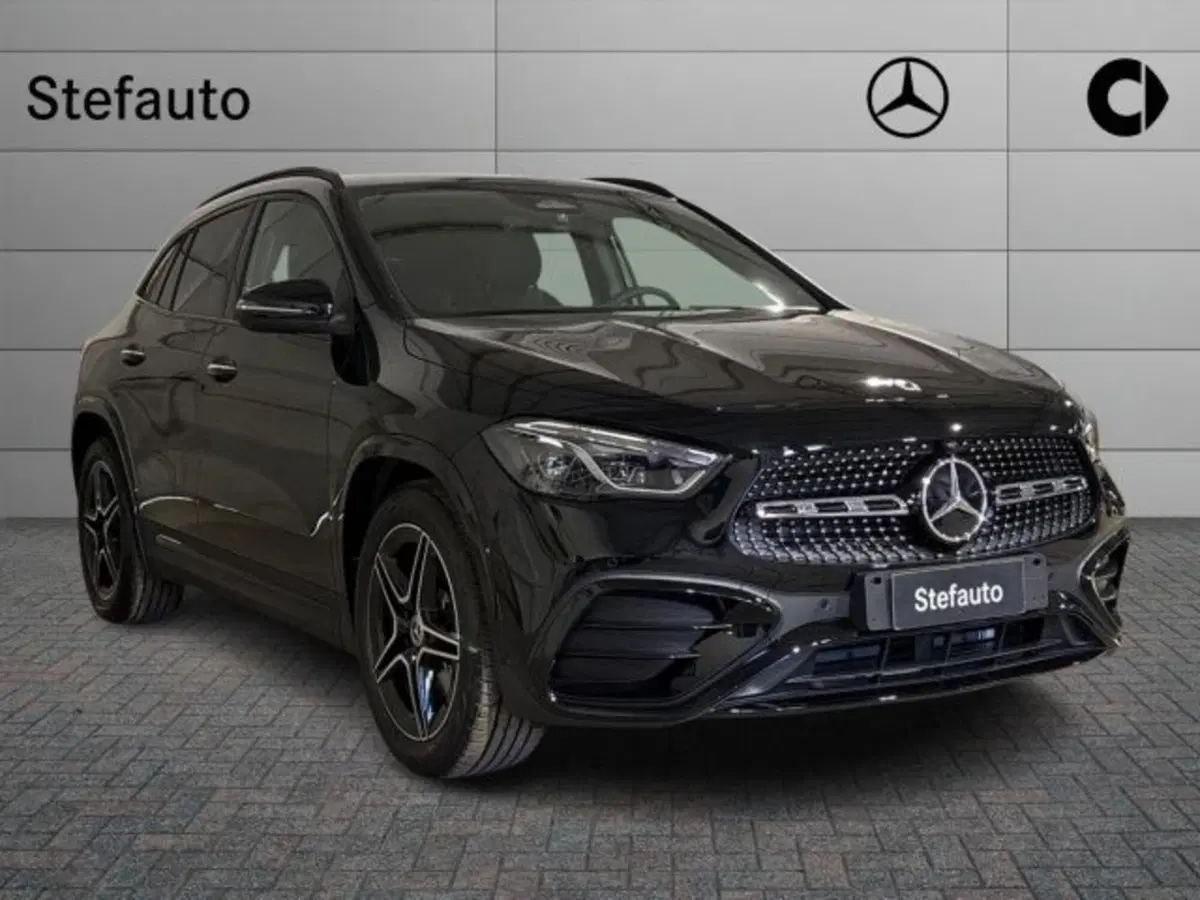 Mercedes-Benz GLA SUV nuova a Bologna