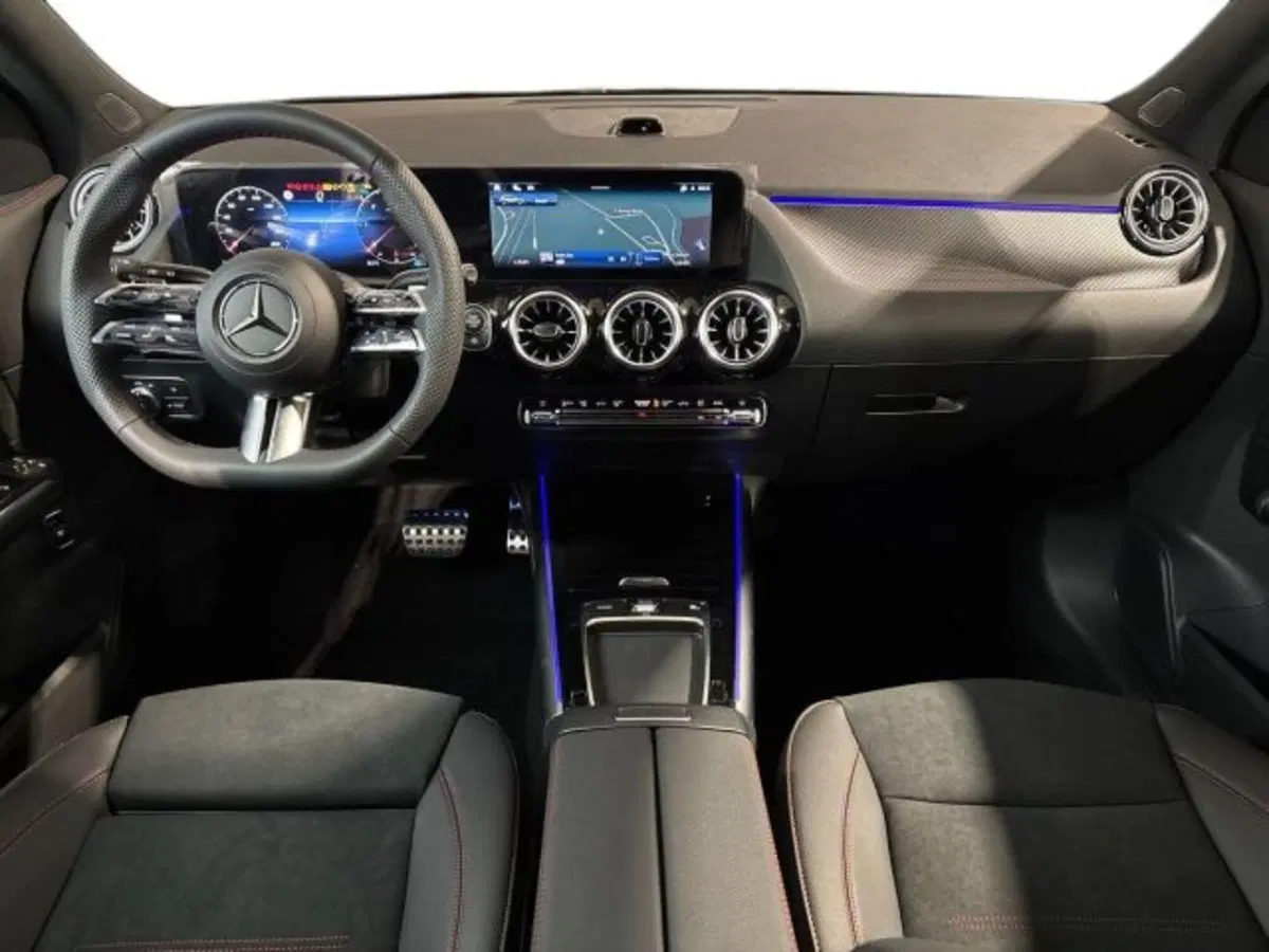 Mercedes-Benz GLA SUV nuova a Bologna (13)