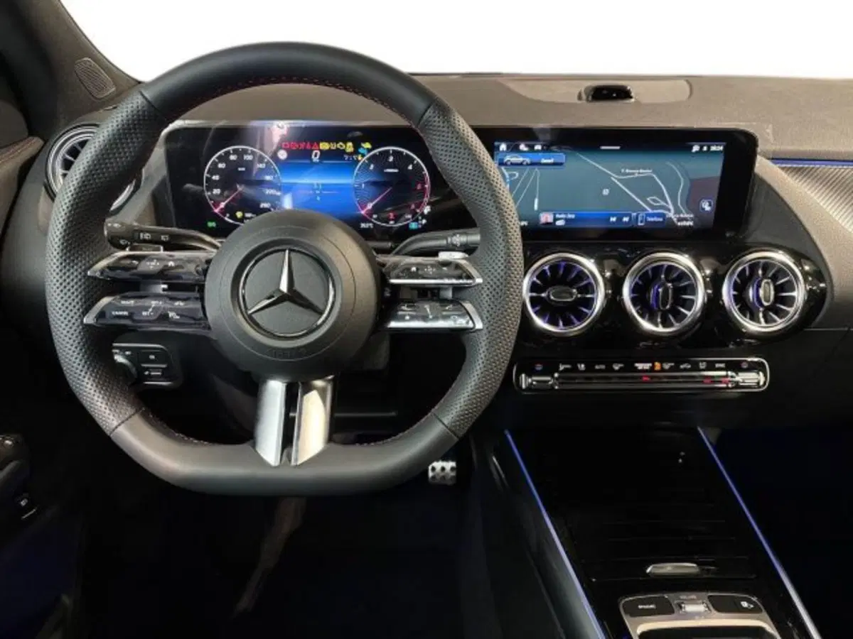 Mercedes-Benz GLA SUV nuova a Bologna (14)