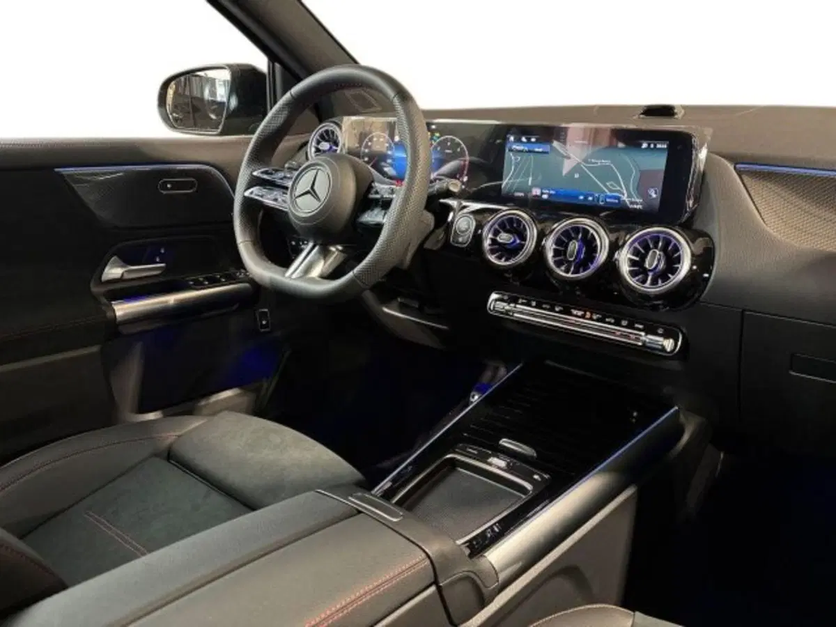 Mercedes-Benz GLA SUV nuova a Bologna (15)