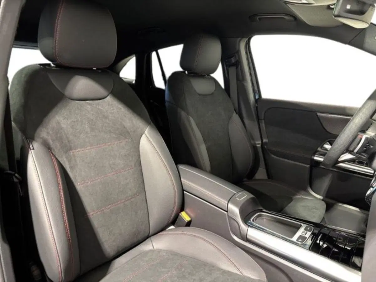 Mercedes-Benz GLA SUV nuova a Bologna (16)