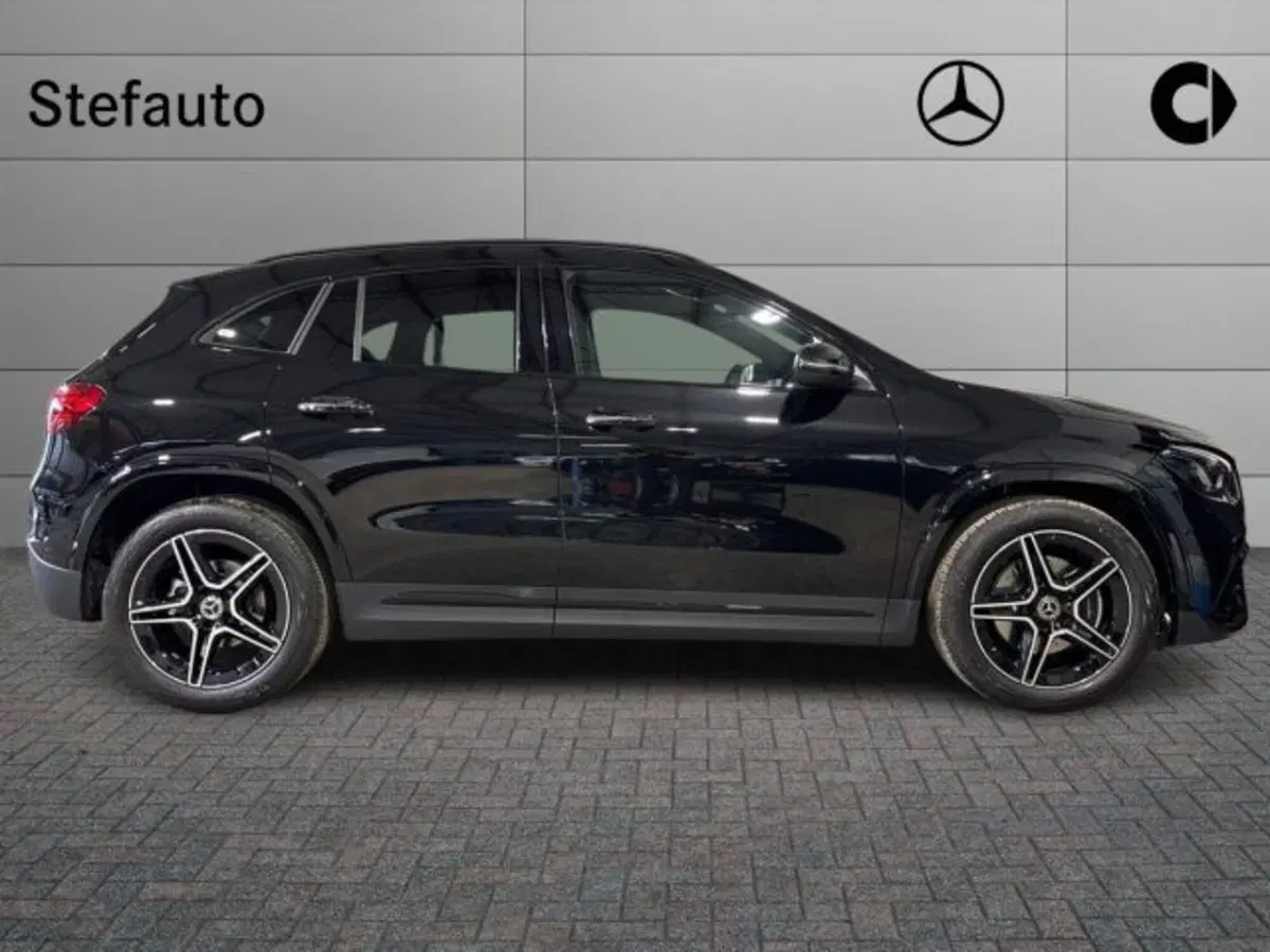 Mercedes-Benz GLA SUV nuova a Bologna (2)