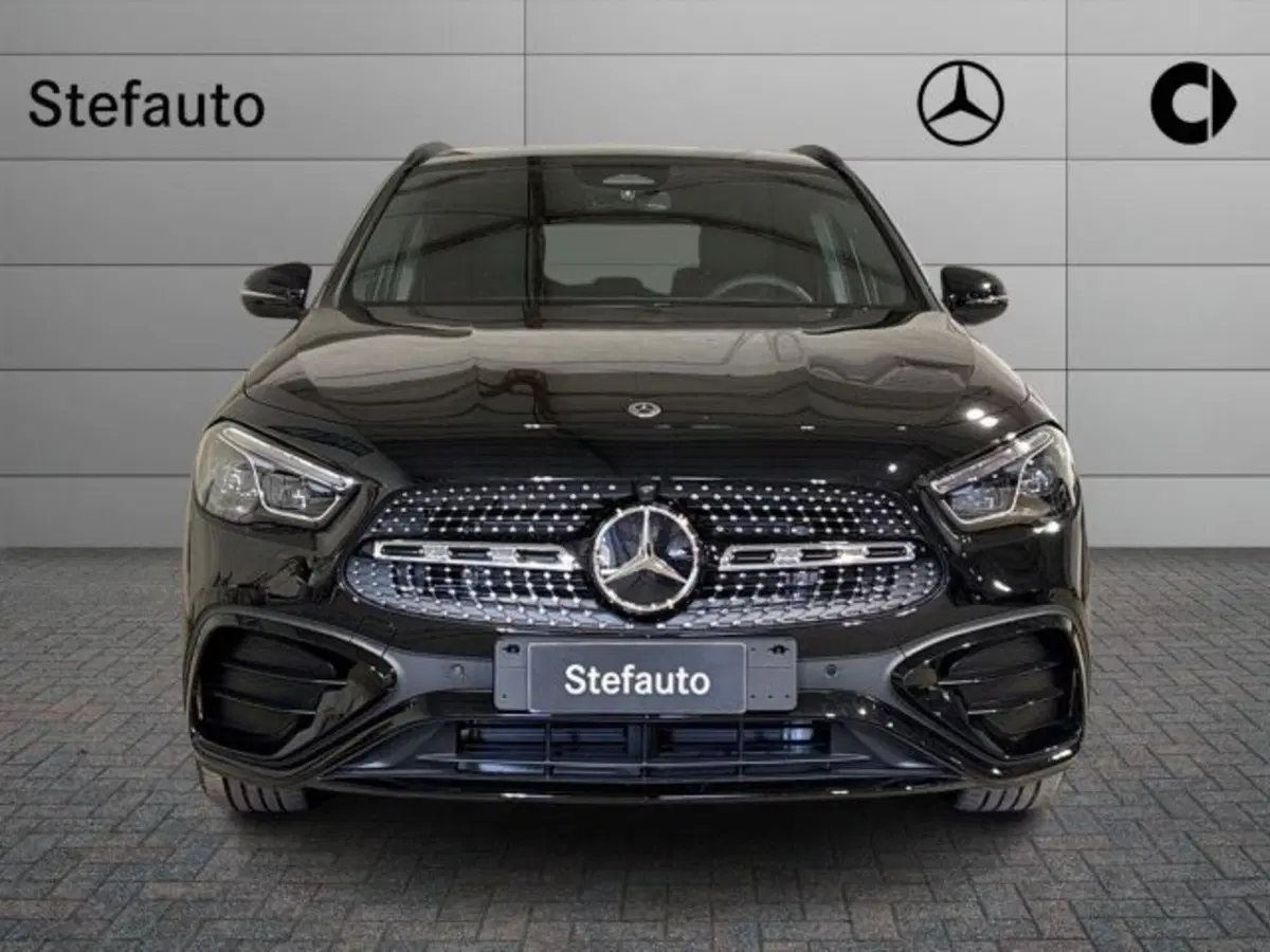 Mercedes-Benz GLA SUV nuova a Bologna (4)