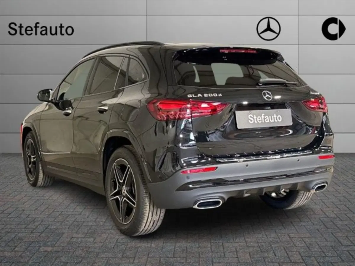 Mercedes-Benz GLA SUV nuova a Bologna (5)