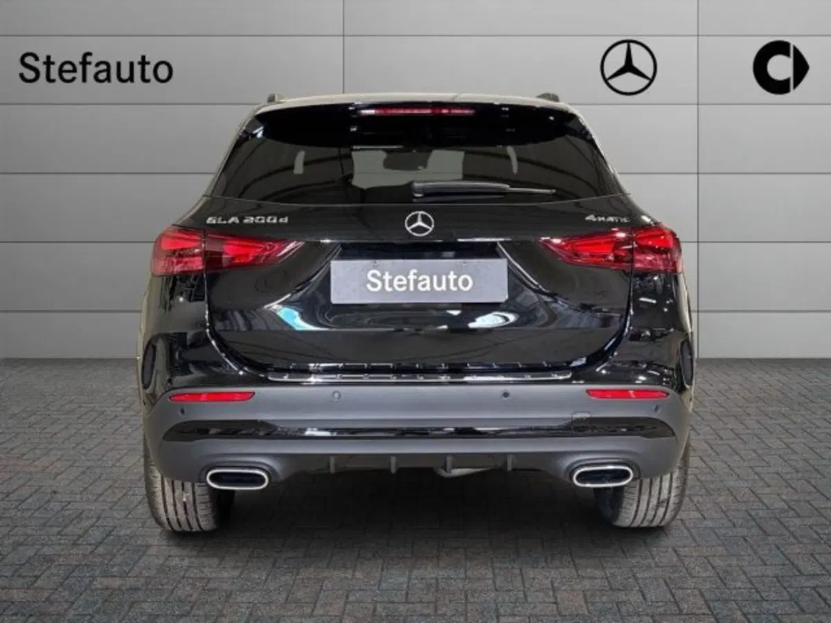 Mercedes-Benz GLA SUV nuova a Bologna (6)