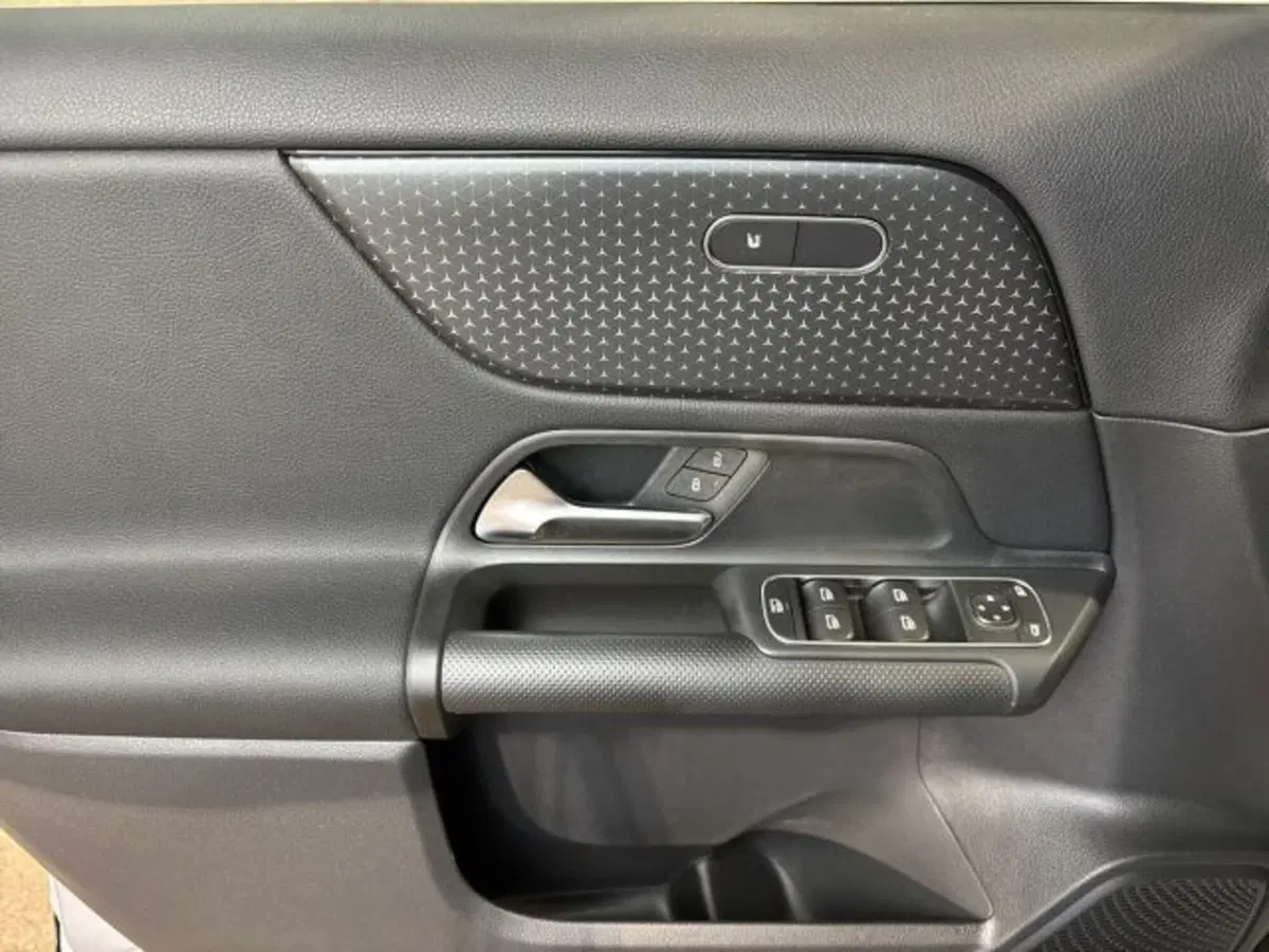 Mercedes-Benz GLA SUV nuova a Bologna (10)