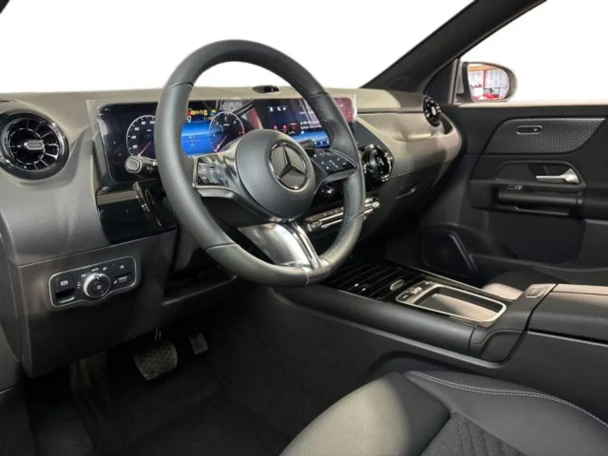 Mercedes-Benz GLA SUV nuova a Bologna (11)