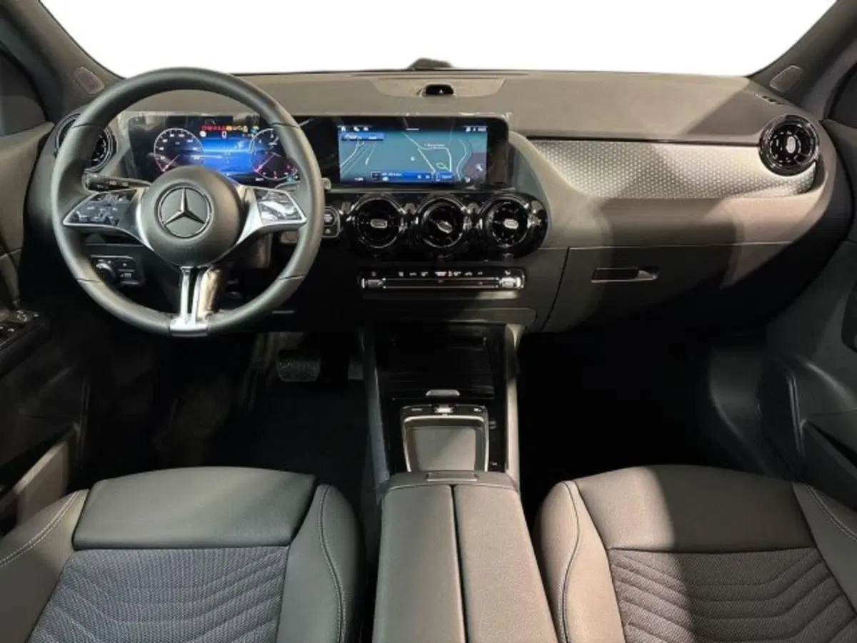 Mercedes-Benz GLA SUV nuova a Bologna (13)