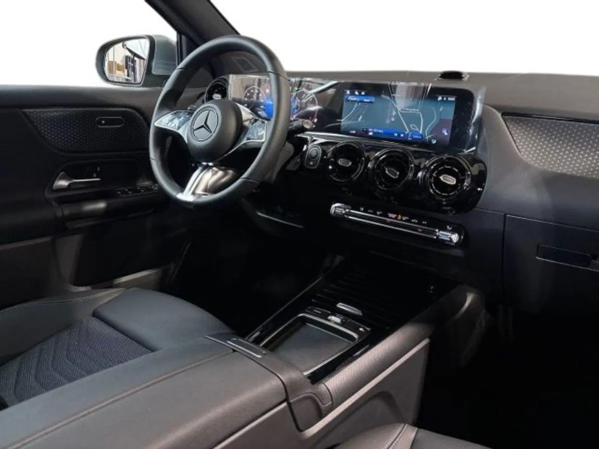 Mercedes-Benz GLA SUV nuova a Bologna (15)