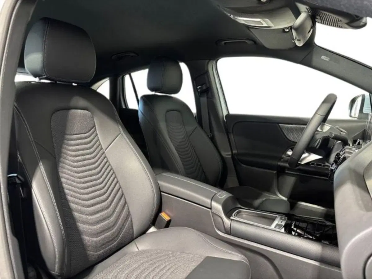 Mercedes-Benz GLA SUV nuova a Bologna (16)