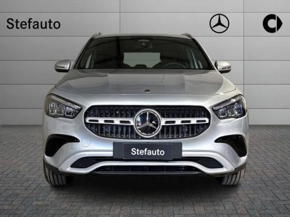 Mercedes-Benz GLA SUV nuova a Bologna (4)