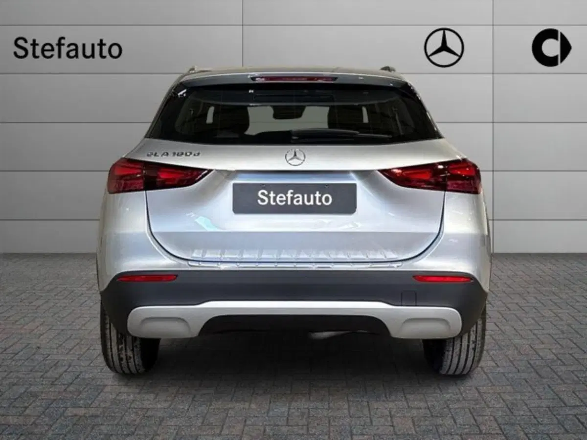 Mercedes-Benz GLA SUV nuova a Bologna (6)